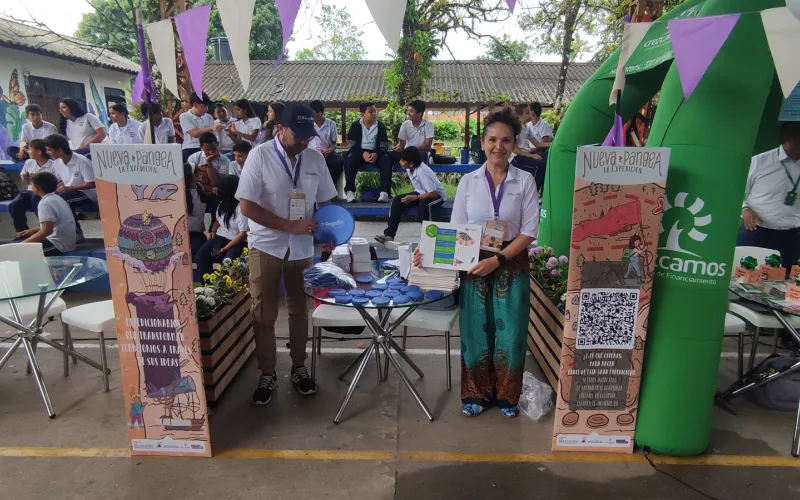 Fogafín participó en las ferias Nueva Pangea Emprende en Meta, promoviendo la educación financiera con actividades lúdicas sobre ahorro y Seguro de Depósitos, fortaleciendo la confianza y el acercamiento con estudiantes, docentes y familias.